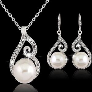 STUNNING Pearl & Silver Necklace and Earrings set